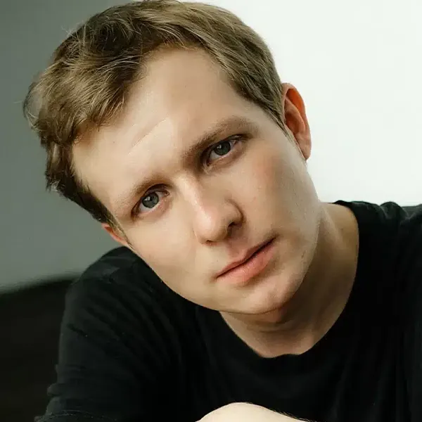 Денис Парамонов