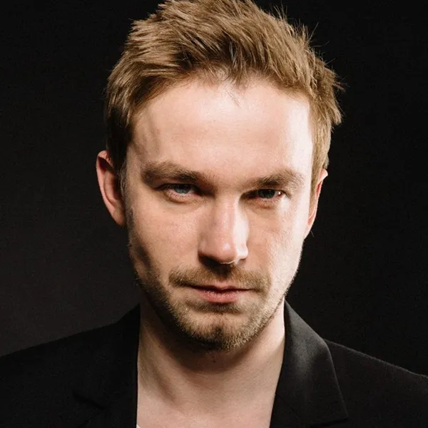 Александр Петров